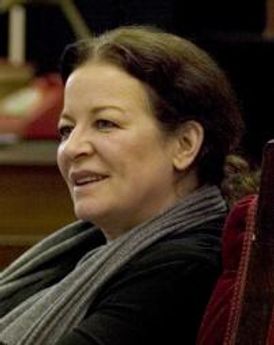 Clare Higgins Headshot