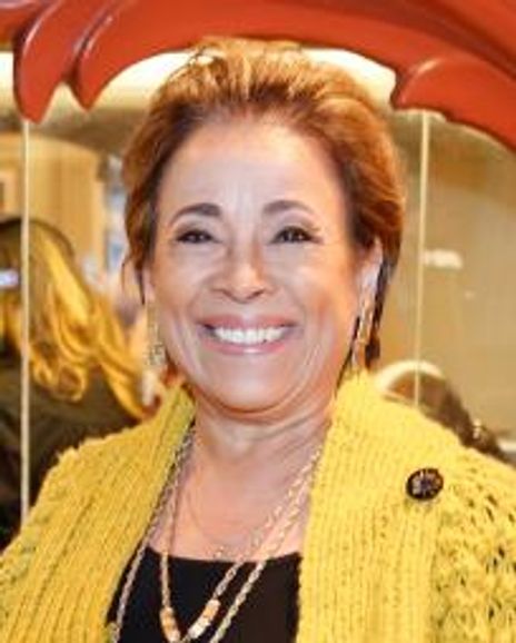 Alma Martinez Headshot