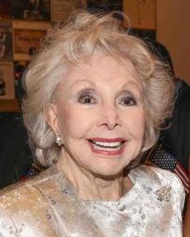 Beth Holland Headshot