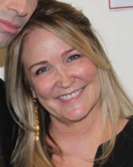 Leslie Evers Headshot