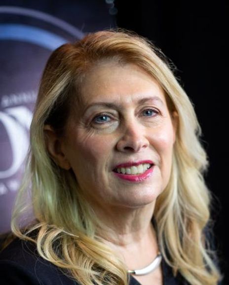 Carole Rothman Headshot