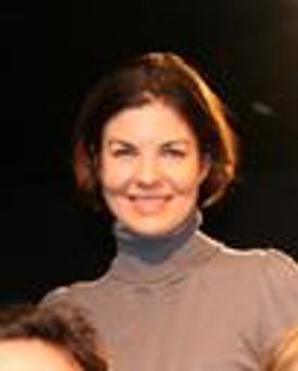 Roya Shanks Headshot