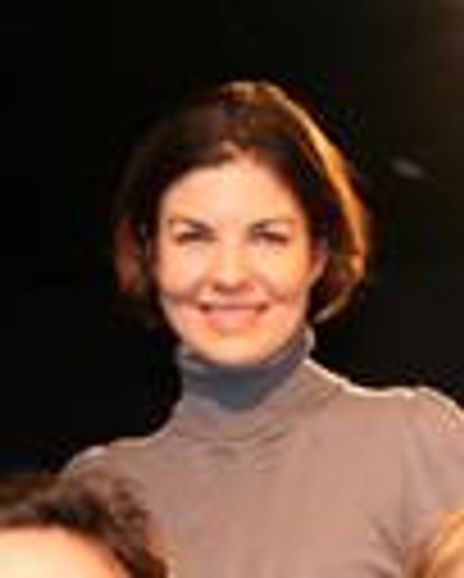 Roya Shanks Headshot