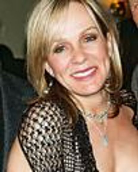 Elizabeth Cockrell Headshot