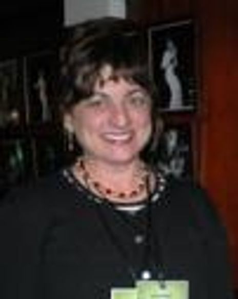 Rosi Zingales Headshot