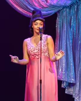 Hayley Dorling Headshot