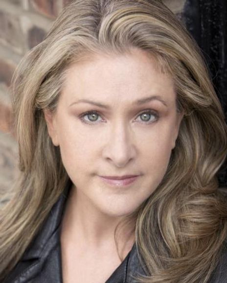 Carol Halstead Headshot