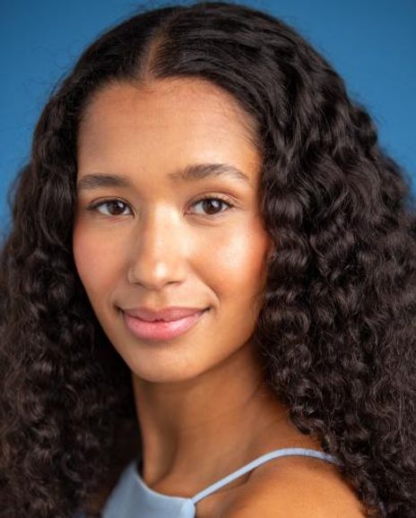 Olivia Lacie Andrews Headshot