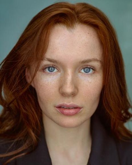 Emma Lloyd Headshot