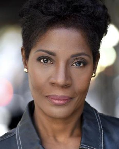 Mitzie Pratt Headshot