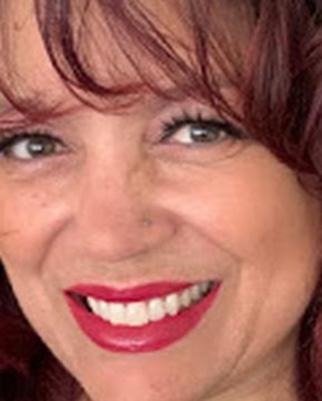 Carolyn Dunn Headshot