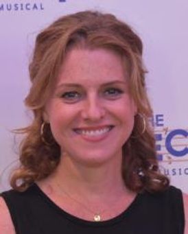 Julia Haubner Headshot