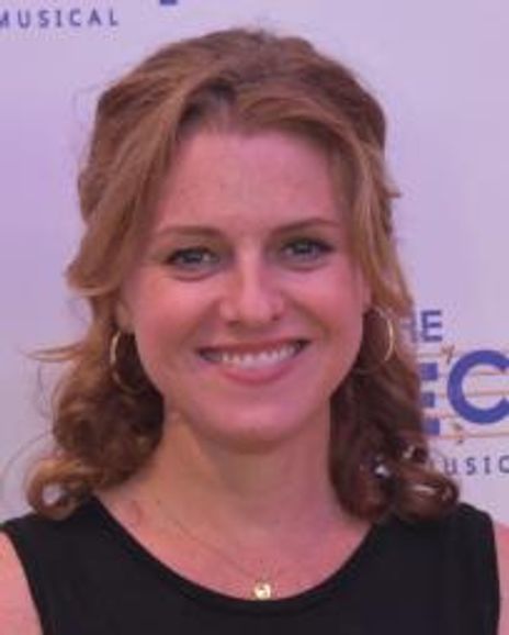 Julia Haubner Headshot