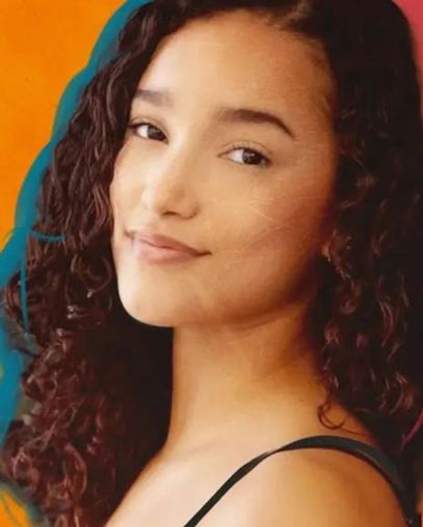 Isa Antonetti Headshot