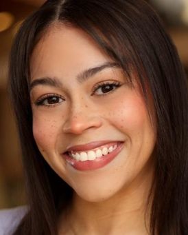 Lizzy Tucker Headshot