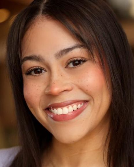 Lizzy Tucker Headshot