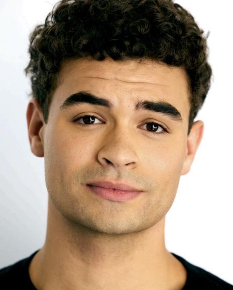 Daniel Croix Headshot