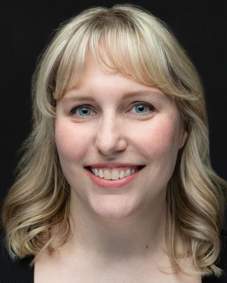 Megan Thomas Headshot