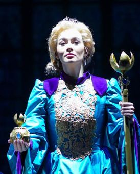 Gillian Jackson Han Headshot