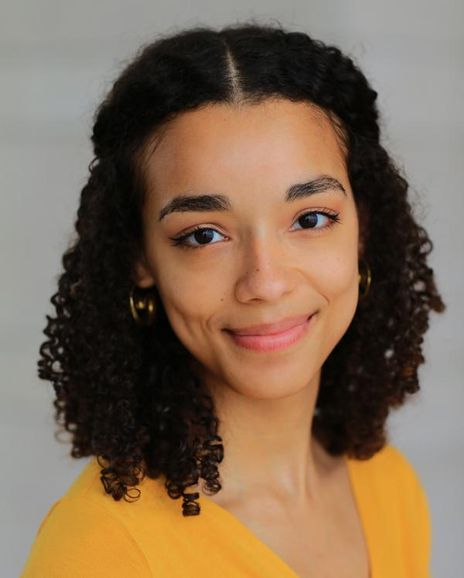 Maya Schnake Headshot