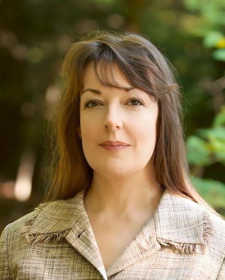 Cinzi Lavin Headshot