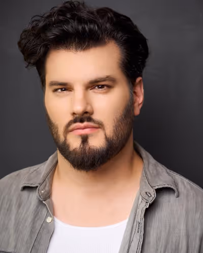 Nickolaus Colón Headshot