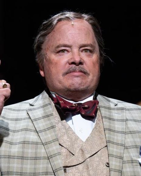 Benjamin Lloyd Headshot