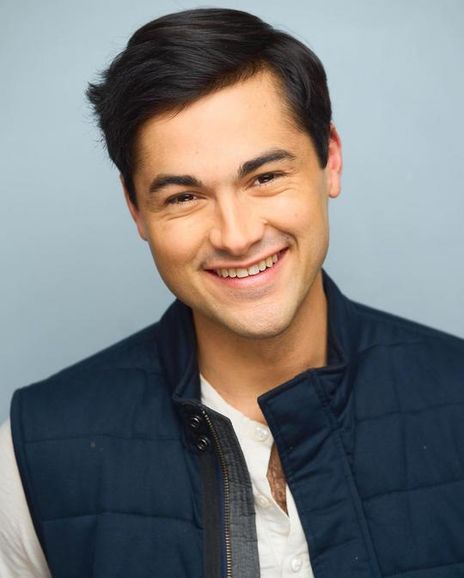 Noah Barnes Headshot