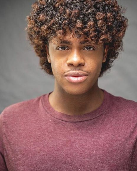 Aaron Ronelle Headshot