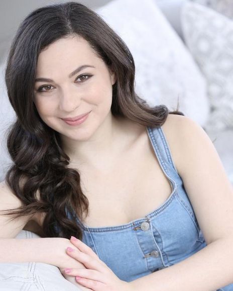 Rebecca Lynn Goldfarb Headshot