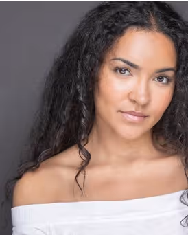 Chlo? Cheers Headshot