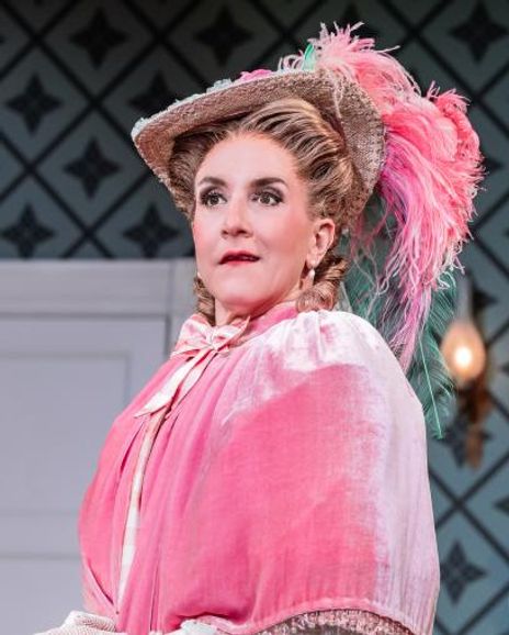 Jenn Harris Headshot