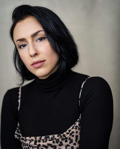 Danielle Chaves Headshot