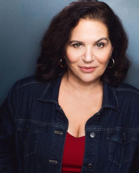 Leesa Castaneda Headshot