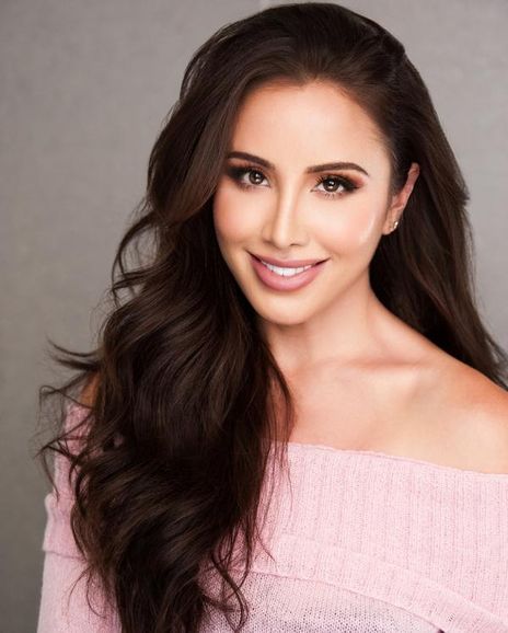 Stephanie Price Headshot