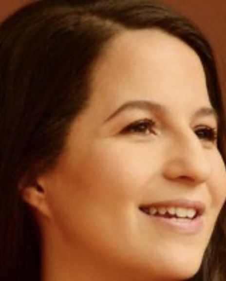 Shaina Taub Headshot