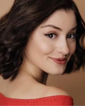 Sophie Aknin Headshot