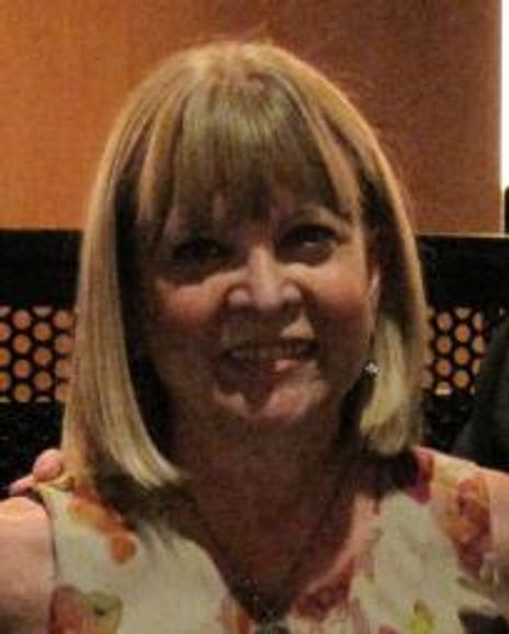 Mary Lee Headshot
