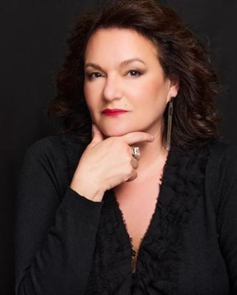 Terri Dannenberg Headshot