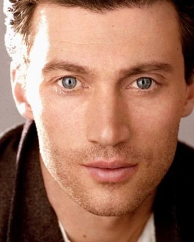 Bryce Pinkham Headshot