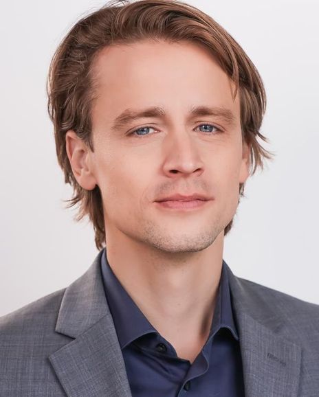 Aaron Kirby Headshot