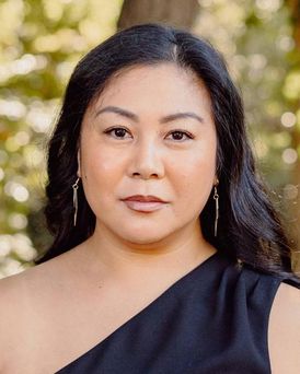 Robyn DeGuzman Headshot