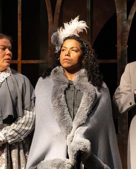 Pauli Pontrelli Headshot