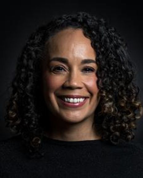 Brenda Liz Henry Headshot