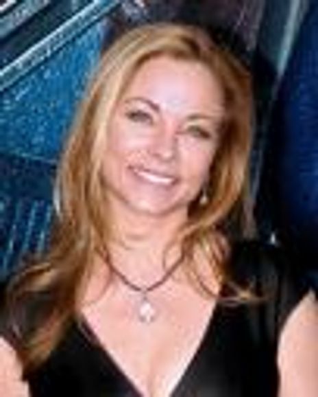 Theresa Russell Headshot
