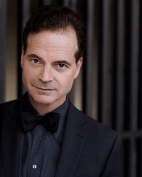 Michael Leigh Cook Headshot