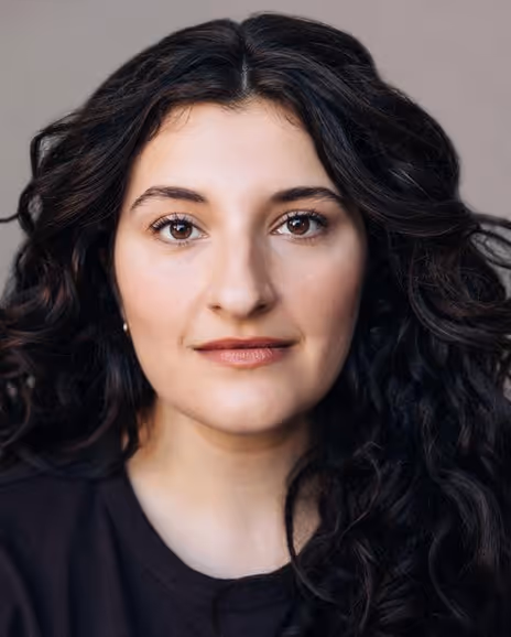 Sophia Tzougros Headshot