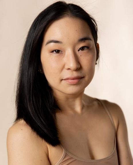 Ellen Akashi Headshot