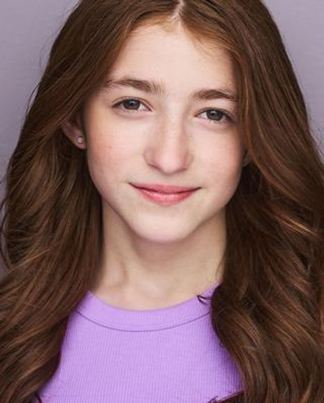 Zoë Belle Sullivan Headshot