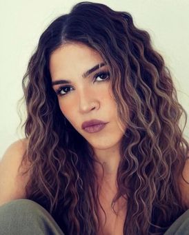 Paola Lazaro Headshot